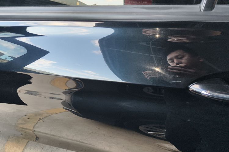 红旗H5 2022款 经典款 1.8T 自动智联旗享版车身外观4