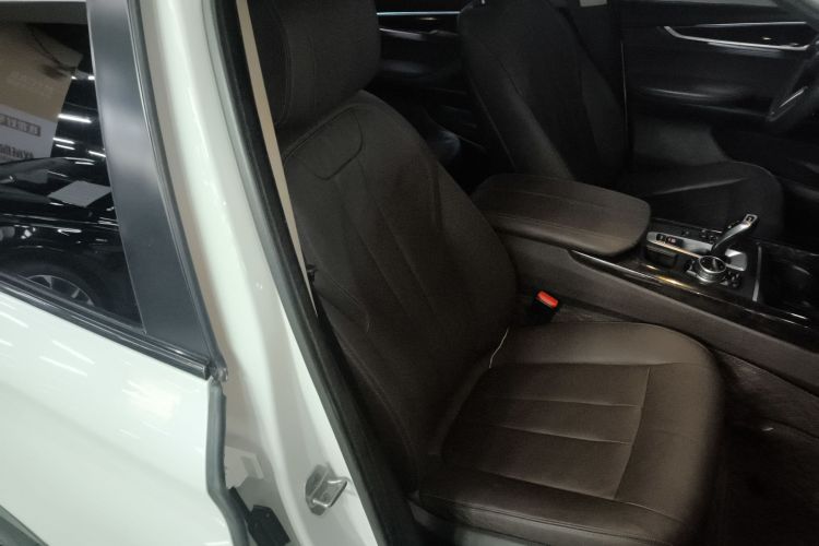 宝马X5(进口) 2014款 xDrive35i 典雅型局部细节41