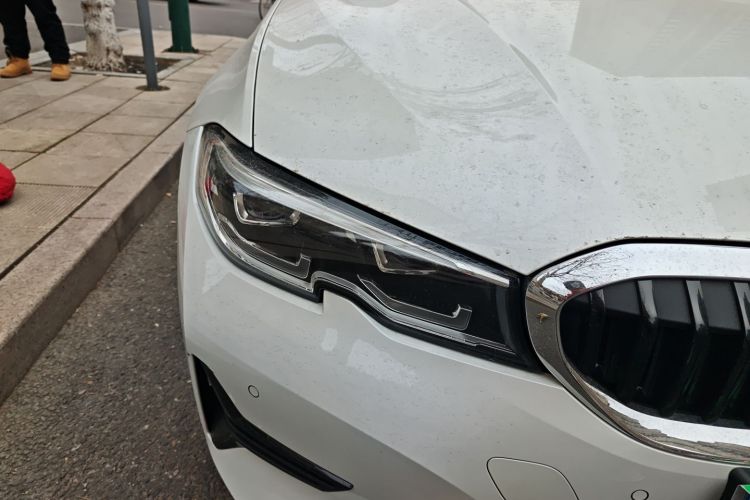 宝马3系 2021款 320i 运动套装车身外观8