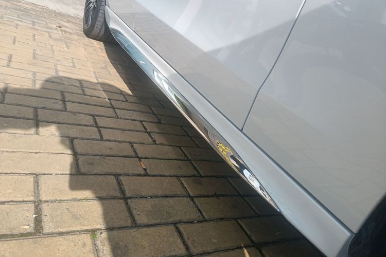 奔驰C级 2023款 改款二 C 260 L 运动版局部细节9001