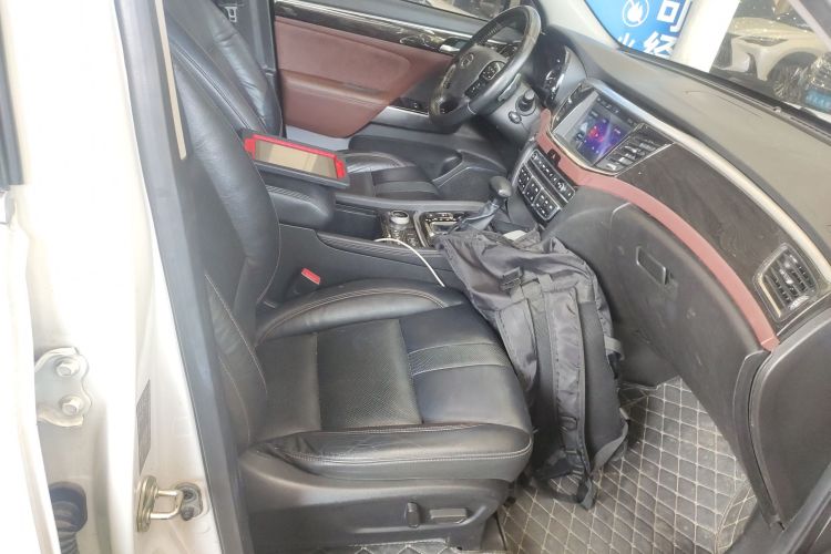 广汽传祺 传祺GS8 2017款 320T 四驱豪华智联版（七座）局部细节41