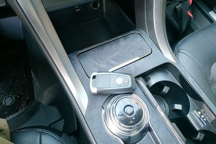 福特 蒙迪欧 2018款 EcoBoost 180 时尚型中控内饰11