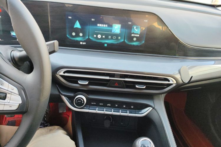 长安 逸动 2020款 PLUS 1.6L GDI 手动豪华型中控内饰16