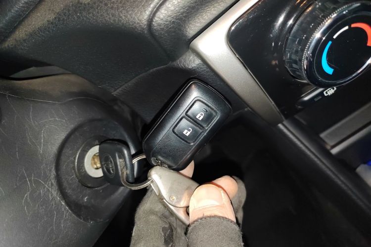 丰田 威驰FS 2019款 1.5L CVT锋驰版中控内饰11