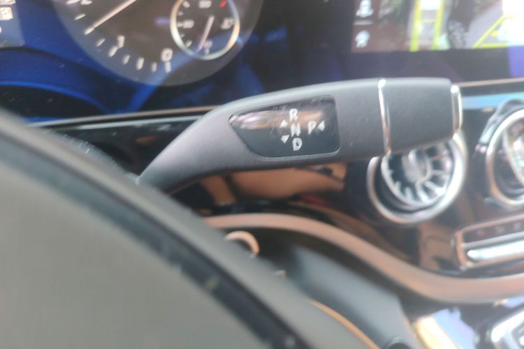 奔驰 威霆 2023款 2.0T 精英版 7座局部细节18