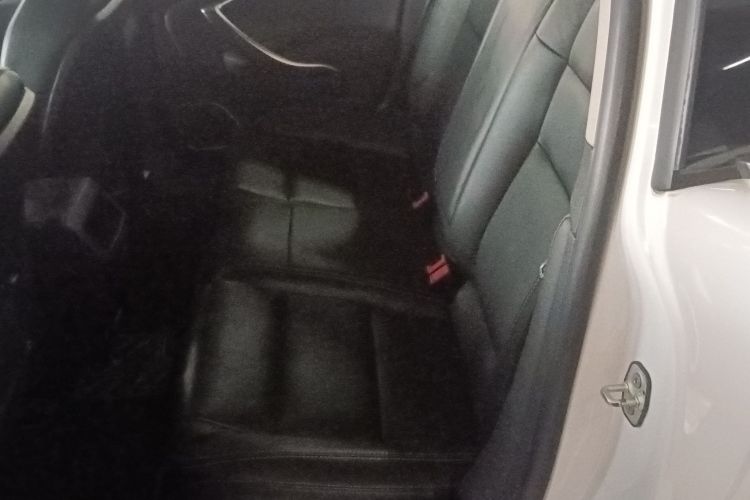 雪铁龙C5 2017款 350THP 自动豪华型中控内饰21