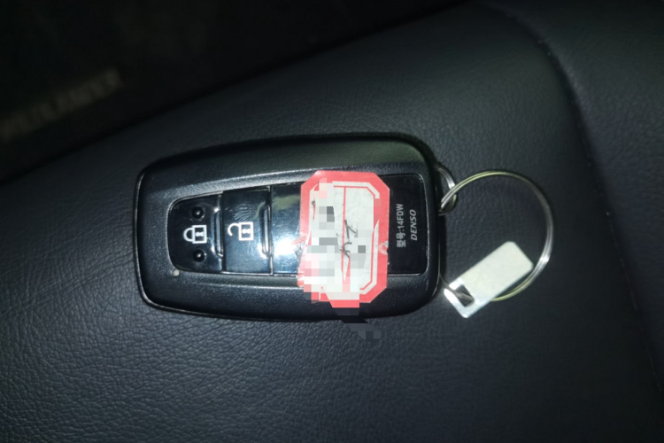 丰田 威兰达 2023款 2.0L CVT四驱豪华PLUS版中控内饰7001