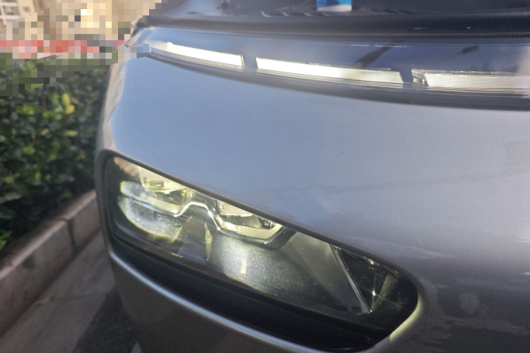 小鹏P7 2022款 480E车身外观6006