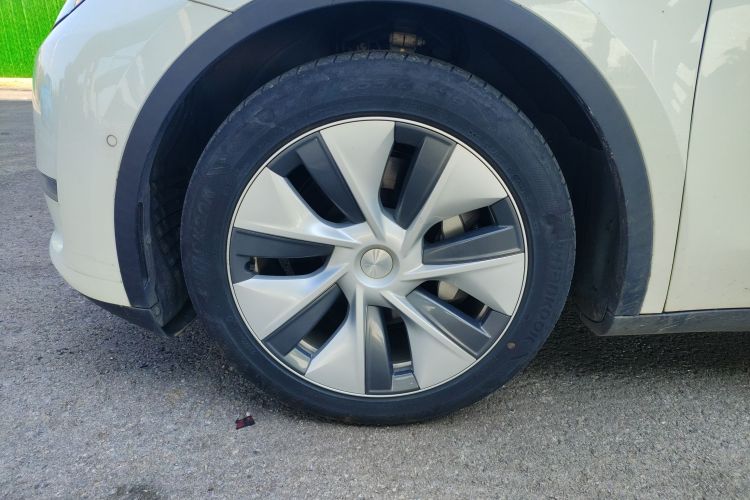 特斯拉 Model Y 2022款 后轮驱动版车身外观6007