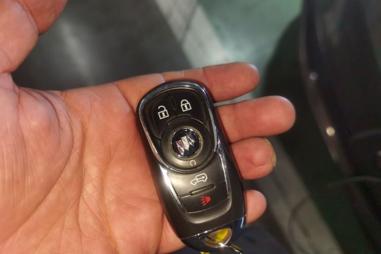 别克GL8 2021款 陆上公务舱 652T 豪华型中控内饰11