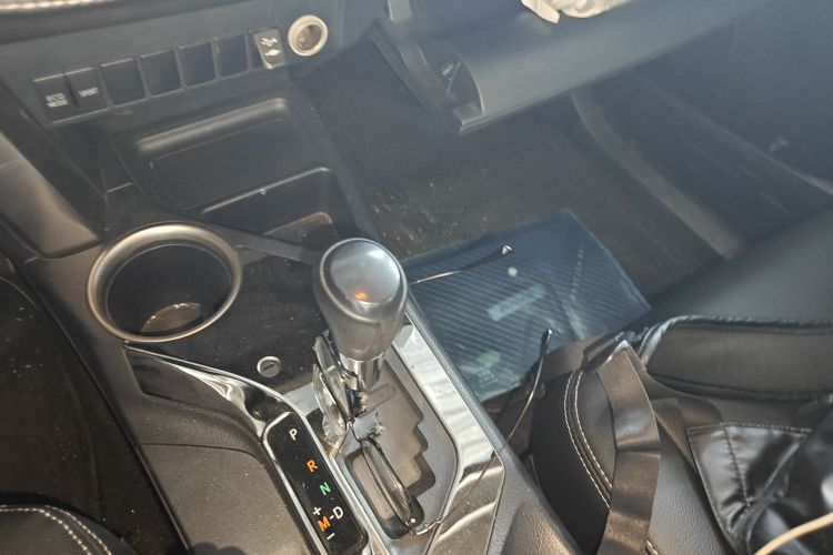 丰田 RAV4荣放 2015款 2.0L CVT两驱风尚版中控内饰18