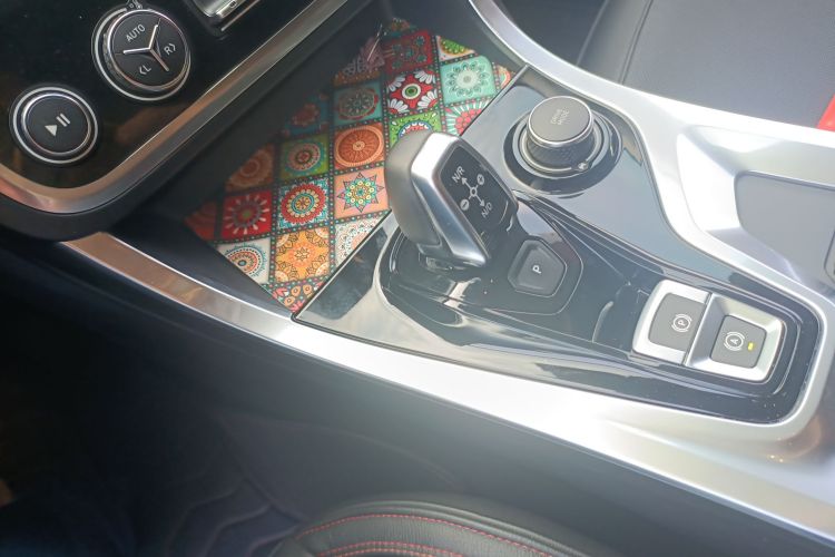 领克01 2017款 2.0T 四驱劲Pro版中控内饰18