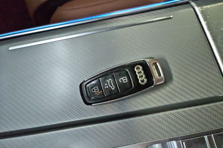 奥迪A7 2019款 55 TFSI quattro 动感型中控内饰7001