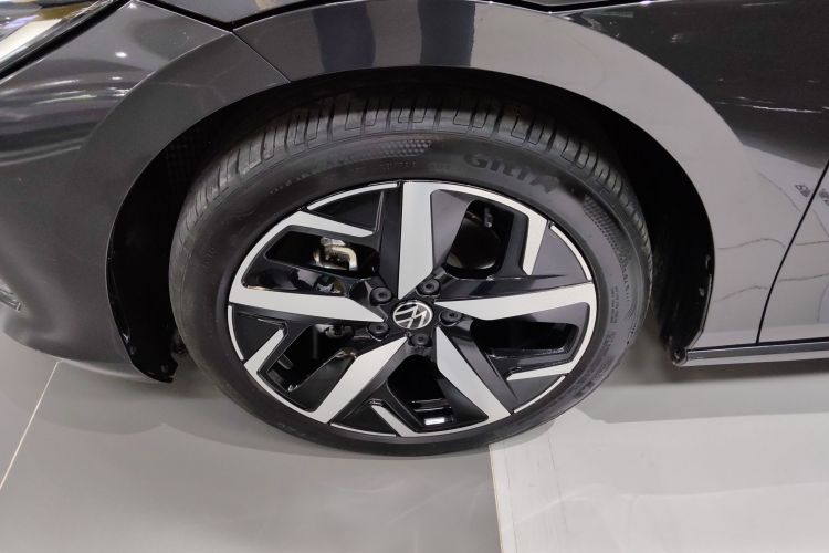 大众 2025款 凌渡L 280TSI DSG酷辣版车身外观6007