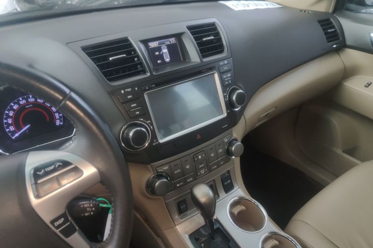 丰田 汉兰达 2012款 2.7L 两驱7座豪华版局部细节16