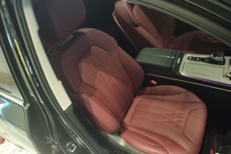 红旗HS5 2025款 2.0T 四驱旗享Pro版局部细节41