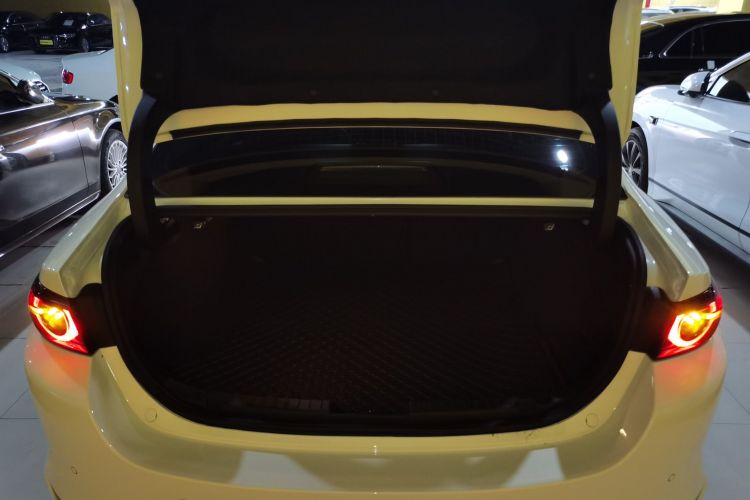 马自达3 昂克赛拉 2023款 2.0L 自动质臻版机舱底盘23