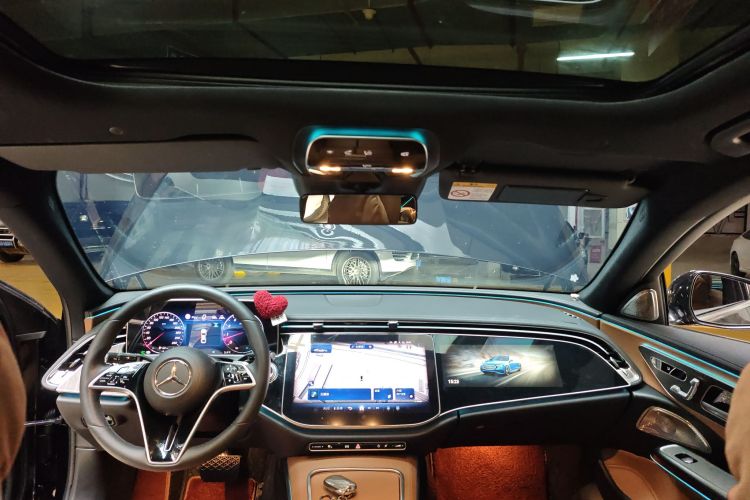 奔驰E级 2024款 E 300 L 时尚型局部细节22