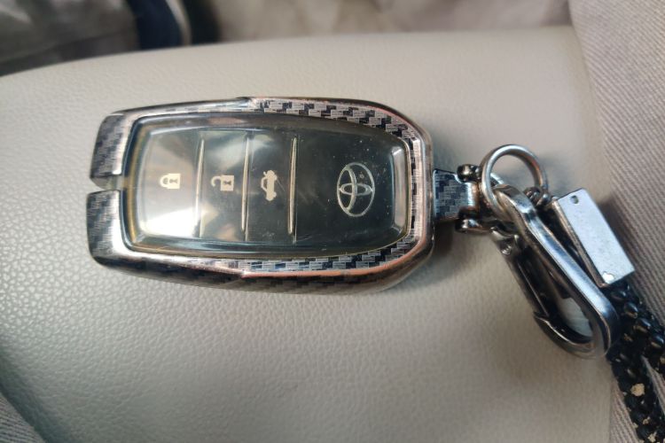 丰田 RAV4荣放 2010款 2.0L 自动豪华升级版中控内饰7001