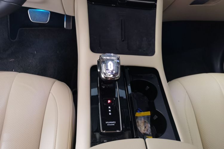 鸿蒙智行 问界M7 2022款 1.5T 四驱豪华版中控内饰18