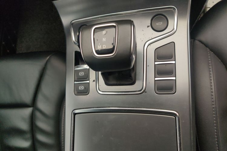 红旗H5 2020款 1.5T DCT旗韵版中控内饰18