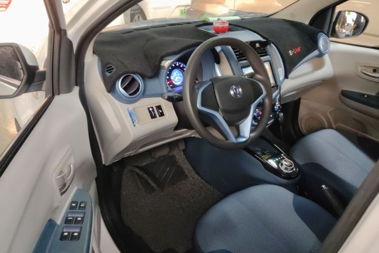 长安欧尚 奔奔E-Star 2021款 国民版 多彩款 磷酸铁锂（31.86kWh）中控内饰20