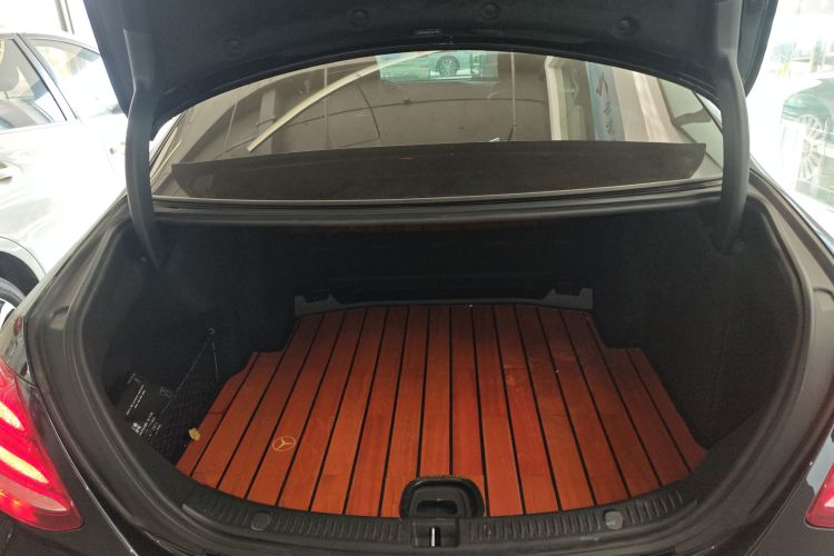 奔驰E级 2018款 改款 E 300 L 运动豪华型机舱底盘23