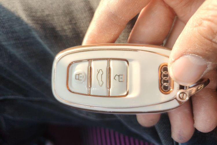 奥迪A6L 2017款 30 FSI 舒适型中控内饰11