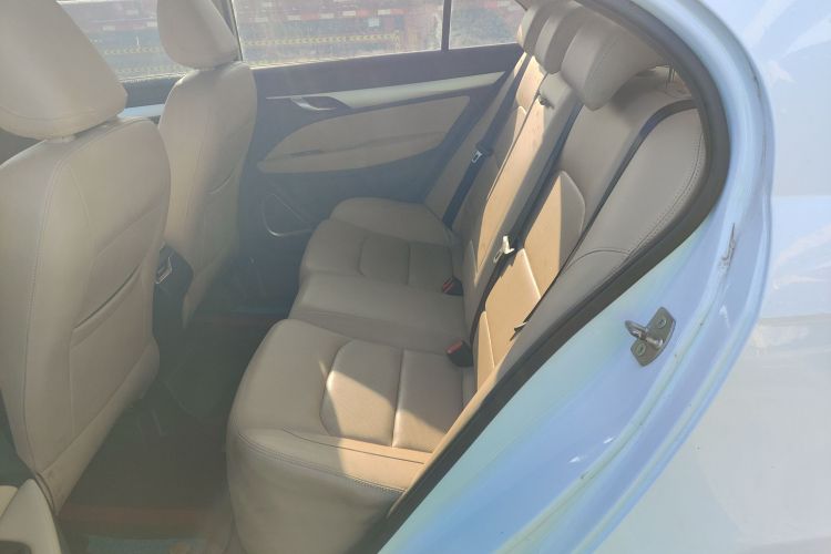 吉利汽车 帝豪 2018款 1.5L CVT豪华型中控内饰21