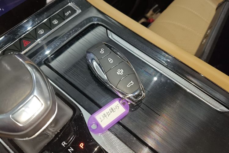 红旗H5 2023款 1.5T DCT智联旗韵版中控内饰11