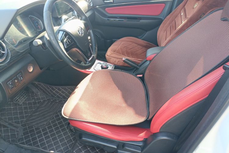 北汽新能源EX 2018款 EX360 新尚版中控内饰19