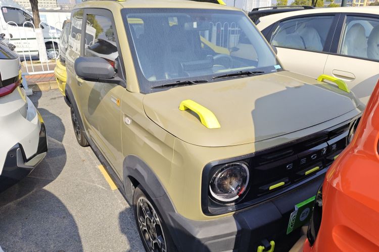 吉利银河 2024款 200km 熊猫骑士车身外观3