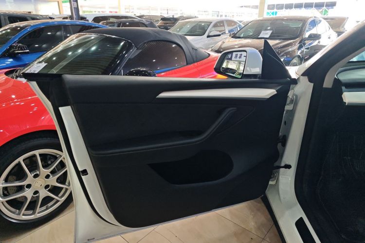 特斯拉 Model Y 2021款 长续航全轮驱动版中控内饰47