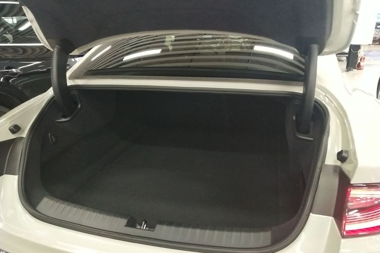 小米汽车 小米SU7 2024款 后驱长续航智驾版机舱底盘23