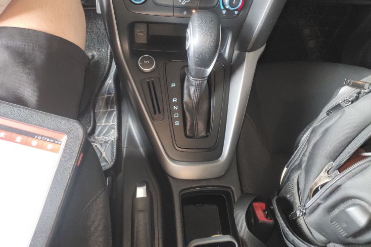 福特 福克斯 2018款 两厢经典 1.6L 自动舒适型智行版局部细节18