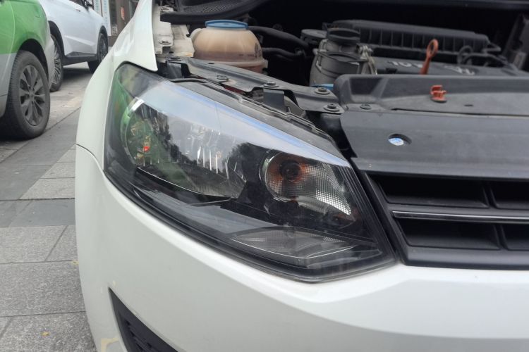 大众 Polo 2013款 1.4L 手动风尚版车身外观8