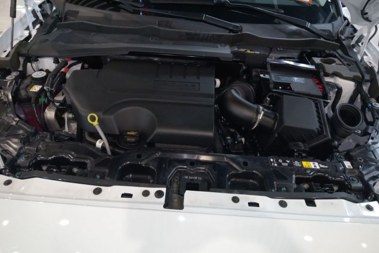 捷豹E-PACE 2024款 耀黑运动版 R-DYNAMIC SE BLACK机舱底盘24