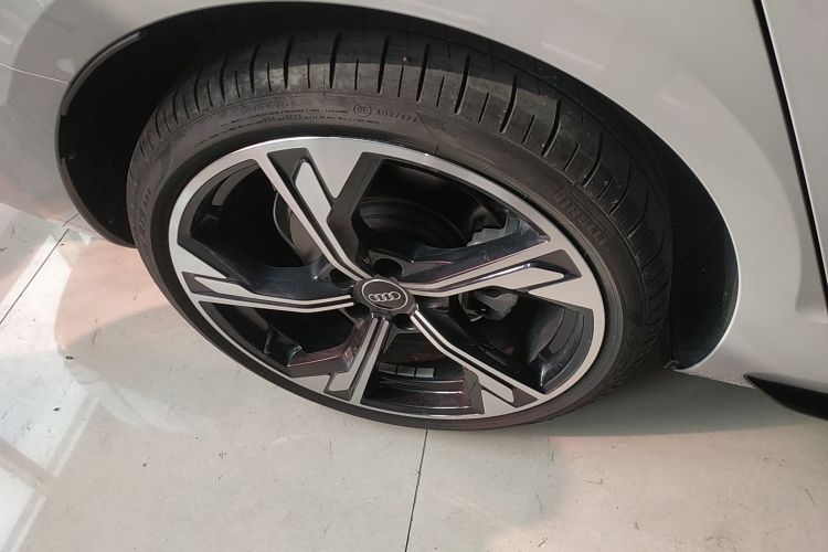 奥迪A4L 2024款 40 TFSI 豪华动感型(星夜版)车身外观6002