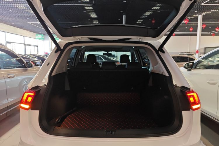 大众 途观L 2025款 出众款 300TSI 自动两驱龙腾版局部细节23