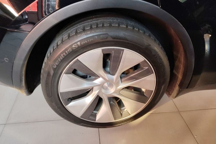 特斯拉 Model Y 2021款 长续航全轮驱动版车身外观6008