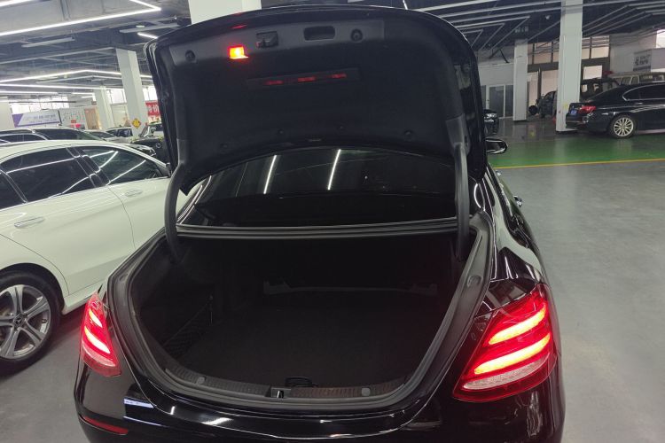 奔驰E级 2020款 E 260 L局部细节23