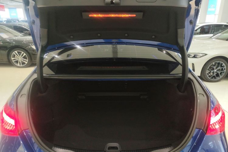 奔驰C级 2022款 改款 C 260 L 运动版局部细节23