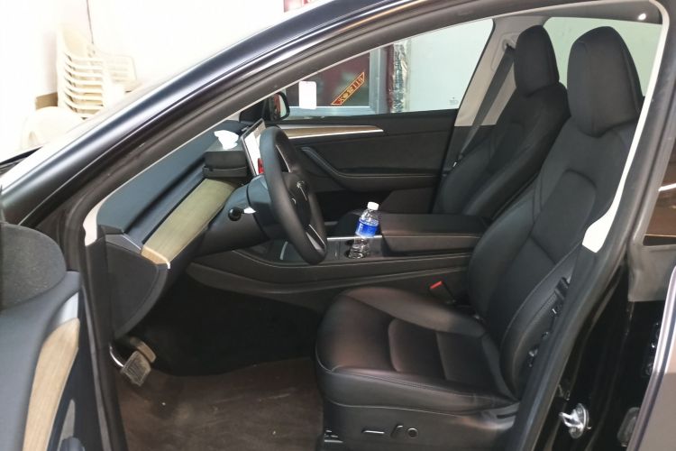 特斯拉 Model Y 2022款 改款 长续航全轮驱动版中控内饰19