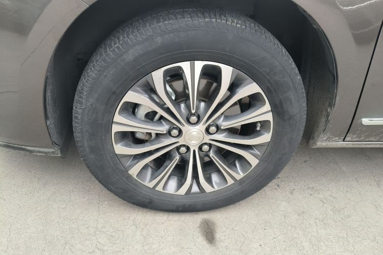 别克GL8 2022款 陆上公务舱 652T 豪华型车身外观6007