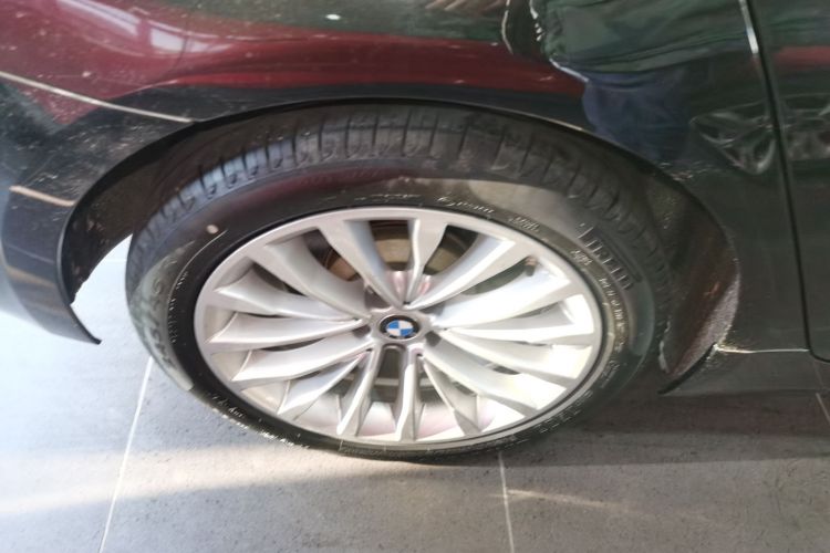 宝马5系 2019款 改款 525Li 豪华套装车身外观6008