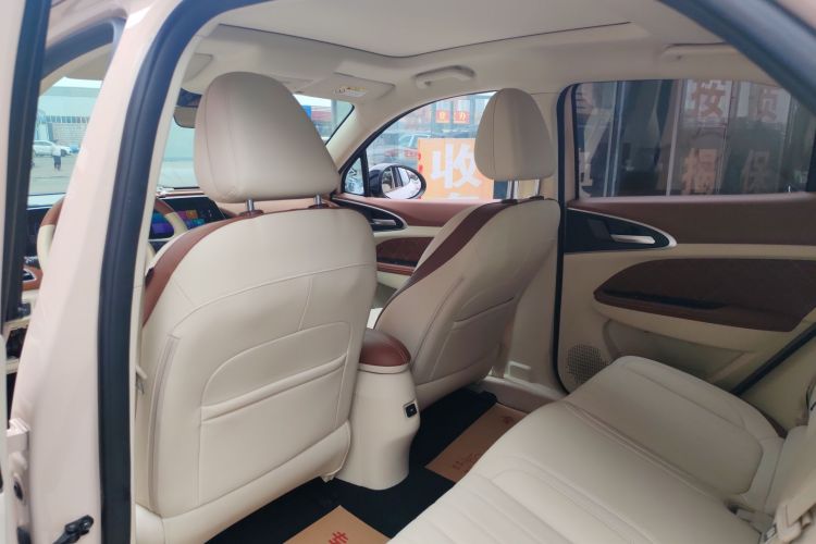 欧拉好猫 2022款 400km标准续航 豪华型 磷酸铁锂中控内饰22