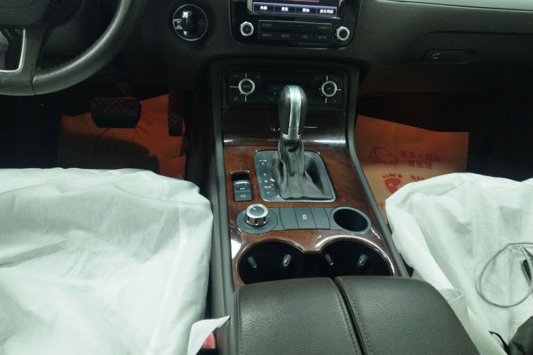 大众 途锐 2011款 3.0TSI 标配型中控内饰18