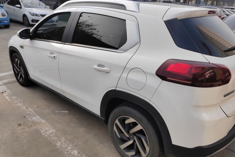 雪铁龙C3-XR 2015款 1.6L 自动先锋型车身外观6003