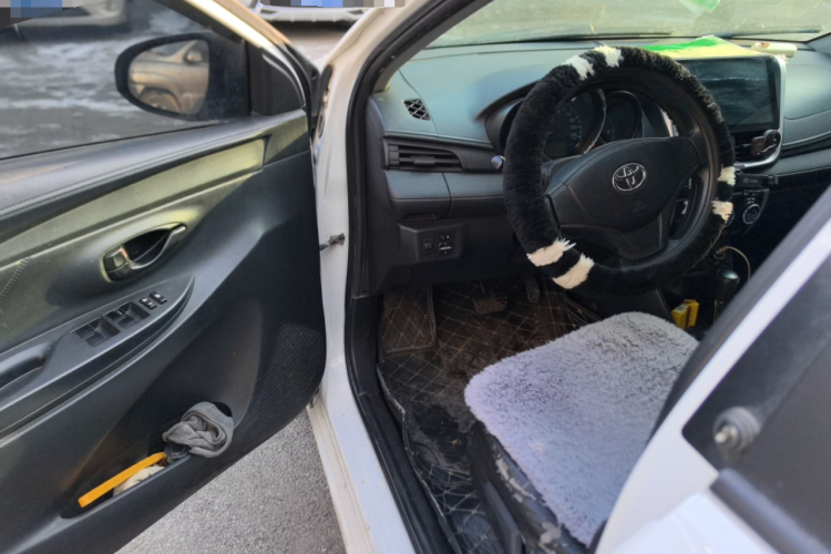 丰田 威驰 2019款 1.5L CVT创行版中控内饰20