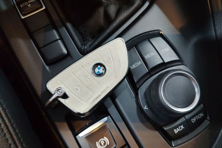 宝马X1 2019款 sDrive18Li 时尚型中控内饰11